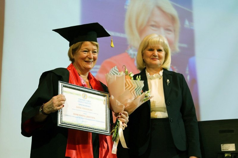 Rektor Anne Husebekk